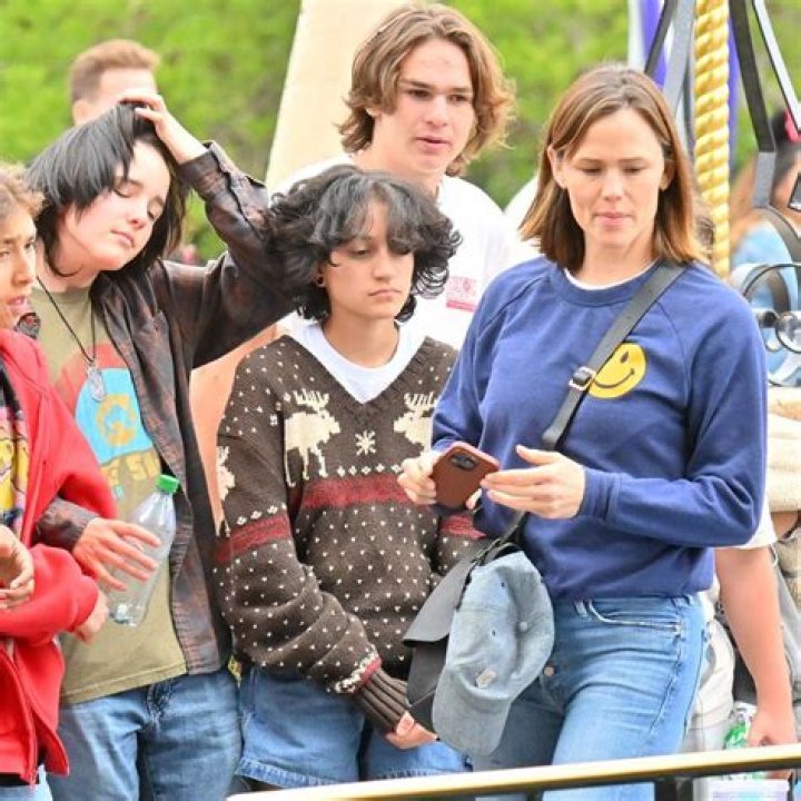 J.Lo’s Daughter Emme, 14, Bonds With Ben Affleck’s Ex Jennifer Garner At School Event