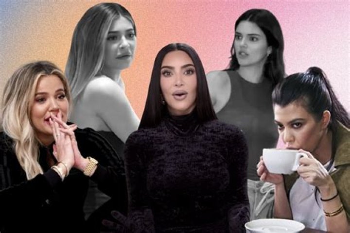 Kendall, Kylie Jenner & 25 More Times The Kardashian Sisters Went Blonde 