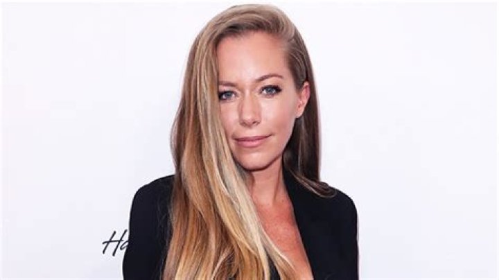 Kendra Wilkinson Completes Treatment for Anxiety After Panic Attack – Hollywood Life