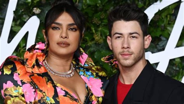 Priyanka Chopra Explains ‘Jonas’ Name Change – Hollywood Life